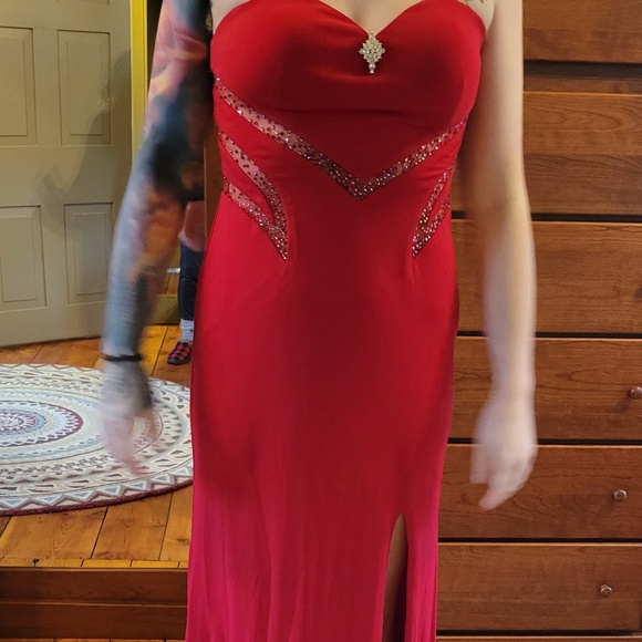 LaFemme size 8 ,red prom dress - Picture 2 of 10